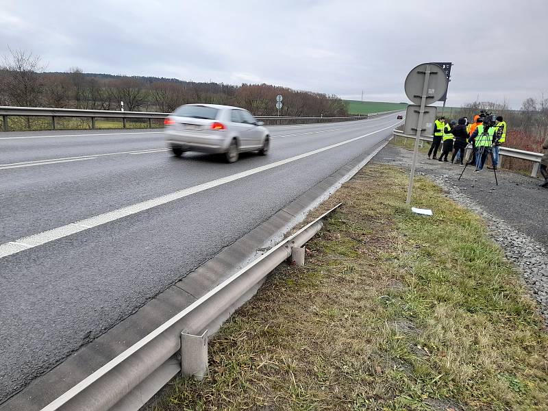 Estakáda u Třemošné je v tomto období jedním z nejnebezpečnějších míst pro řidiče. ŘSD varuje řidiče před vznikající námrazou.