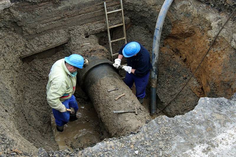 Stavební práce uzavřely Masarykovu ulici v Plzni.