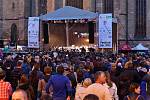 Plzeňská filharmonie přednesla pod širým nebem v rámci Festivalu Na ulici nejslavnější filmové melodie jako například Pán prstenů, Star Wars, Harry Potter nebo Les Miserables. Orchestr řídil šéfdirigent Chuhei Iwasaki.