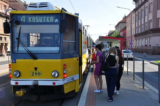 Město Plzeň se rozhodlo usnadnit cestování městskou hromadnou dopravou rodinám s dětmi.