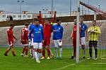 9. kolo krajského přeboru: SK Petřín Plzeň B - SK Rapid Plzeň (na snímku fotbalisté v modrých dresech) 1:3 (0:0).