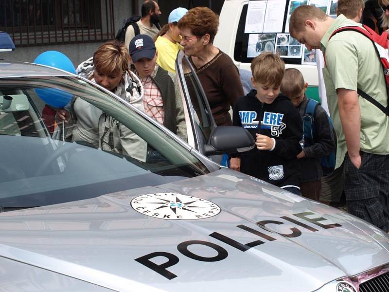 Na Dni s policií návštěvníky zaujal vozový park, člun i koně.