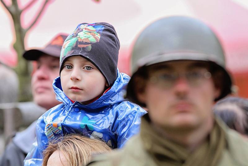 Uvítání amerických a belgických veteránů v Borském parku.