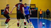 Interobal Plzeň - Chrudim (v modrém), 2. finále play-off 1. Futsal ligy, 6. května 2022.