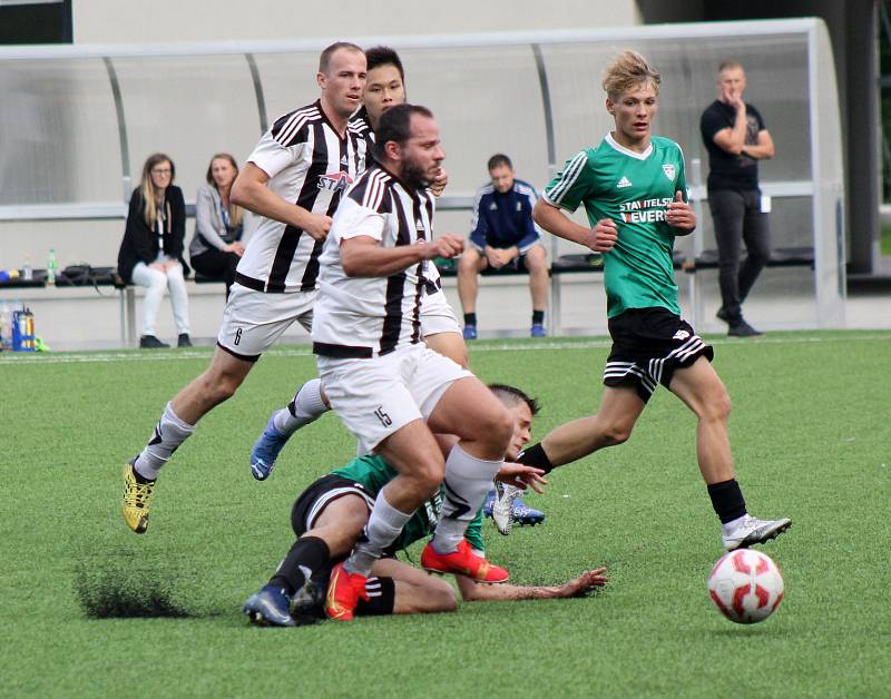 Fotbalisté SK Horní Bříza (zelení), kteří budou hrát od nové sezony FORTUNA divizní skupinu A, nestačili v letní přípravě na Tachov, jemuž na jeho půdě podlehli 0:1.