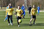 Fotbalisté Přeštic (ve žlutém) vyhráli v Ostrově 3:0.