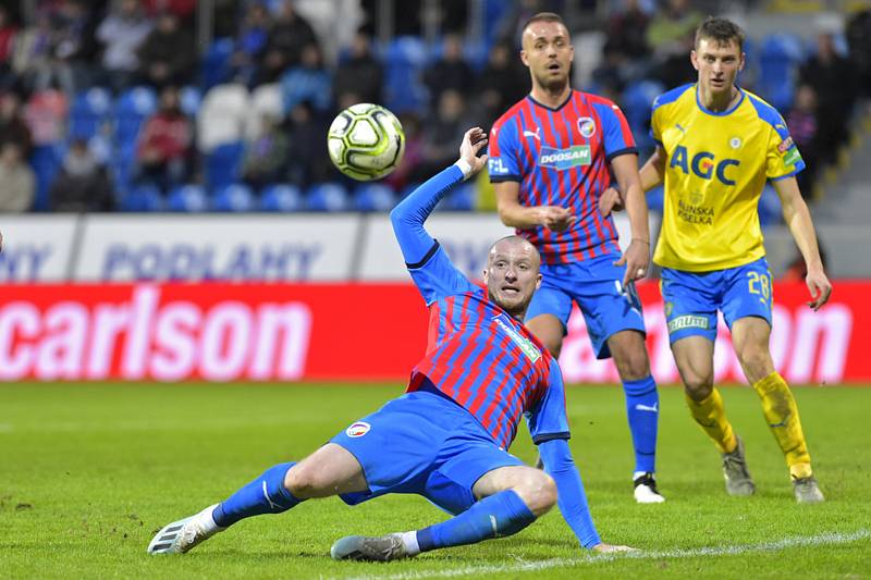 Michael Krmenčík ještě v barvách plzeňské Viktorie, s níž se radoval v roce 2018 z mistrovského titulu.