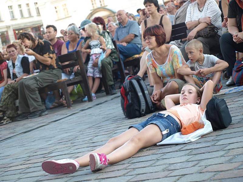 Festival Na ulici - diváci na náměstí Republiky