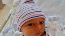 Dominik Aubrecht se narodil 31. října v 1:35 mamince Veronice a tatínkovi Pavlovi z Radnic. Po příchodu na svět v plzeňské FN vážil jejich prvorozený synek 2900 gramů a měřil 51 cm.	