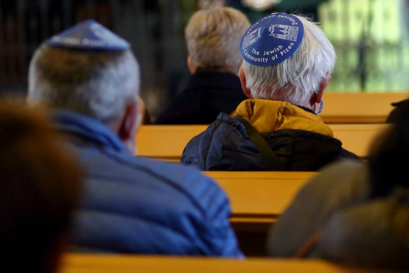 Ve Staré synagoze v Plzni proběhla pieta k 80. výročí plzeňských transportů Židů v roce 1942. Zúčastnil se i vrchni zemský rabín Karol Sidon, či na dálku z Anglie Alexander Goldscheider, který zavzpomínal na svého otce Františka, který byl v transportu.