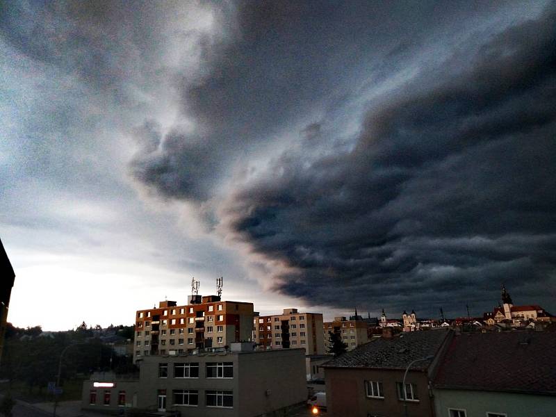 Úterní bouře v Plzeňském kraji.
