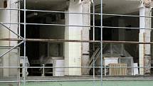 Plášť jídelny  na Doubravce se musí odstranit. Boletické desky, z nichž byl pavilon před 43 lety postaven, obsahují nebezpečný azbest.