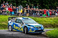 Posádka plzeňského EuroOil Invelt teamu s vozem Ford Focus WRC.