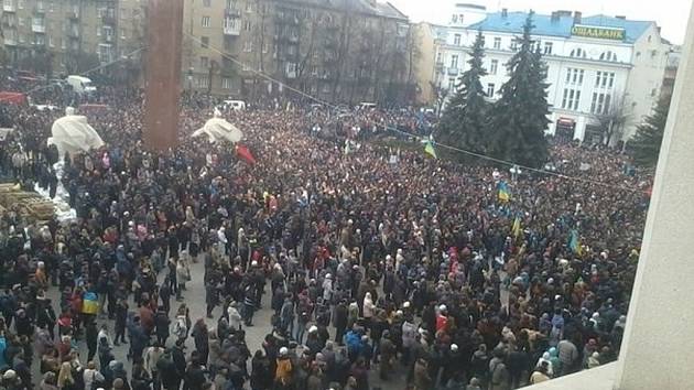 Snímek je ze středečního Ivano-Frankivska, Ulyanina rodného města, které je velikostně srovnatelné s Plzní.