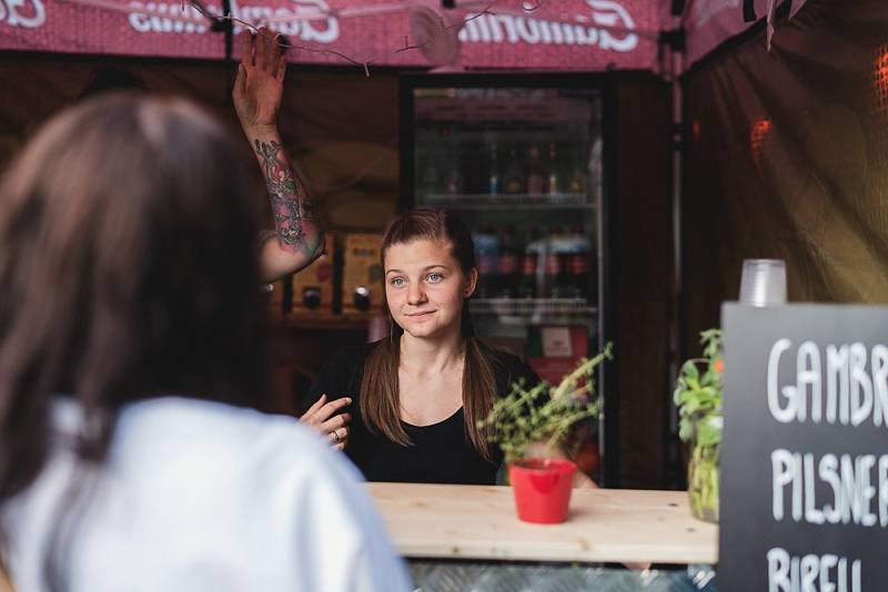 Festival Za dveřmi je... divadlo v rámci Živé ulice v Plzni.