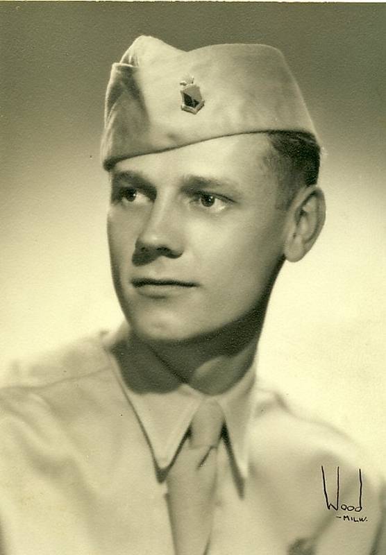Ken Larson - 1943