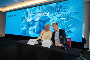 Plzeňský rodák Ivan Hlaváček (vpravo) z InterCory a jeho německý partner Günther Zembsch na konferenci.