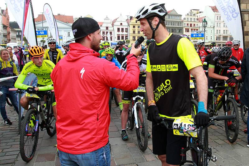 cyklistika závod Plzeňská padesátka série Kolo pro život start náměstí Republiky brankář Petr Čech