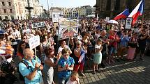 Demonstrace proti Andreji Babišovi na náměstí Republiky v Plzni.