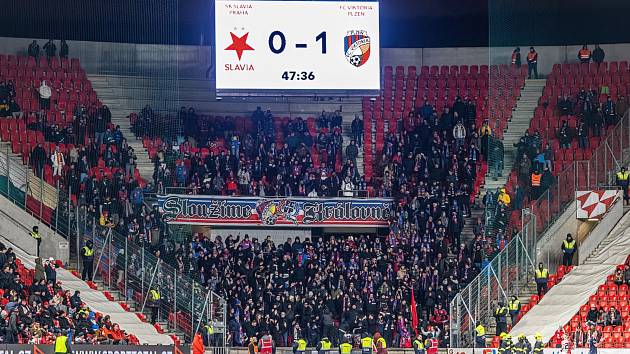 Fotbalisté Viktorie prokletí slávistického stadionu v Edenu neprolomili, v sobotu tam prohráli 1:2.