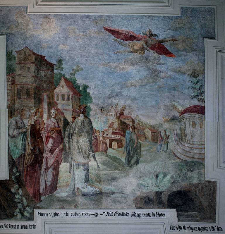 Freska, hamr i roubenka. O hlasy veřejnosti bojují tři památky z regionu. Na snímku freska z horažďovického zámku po restaurování.