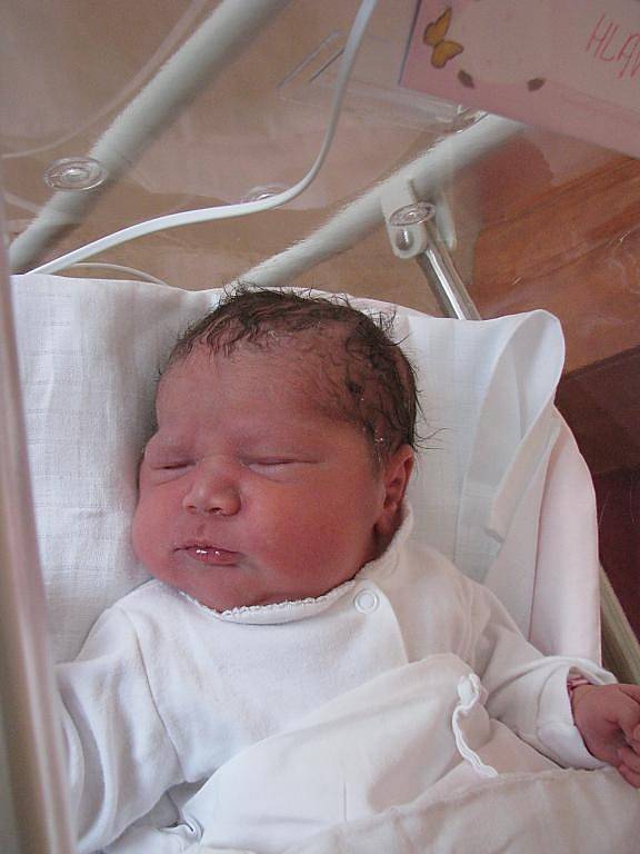 Kaludie (4, 10 kg, 51 cm) se narodila 20. května v 18:30 ve Fakultní nemocnici v Plzni. Na světě svou prvorozenou dceru přivítali maminka Marta Hlaváčová a tatínek Karel Oračko z Chebu