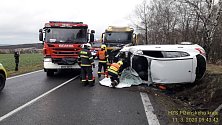Nehoda osobního auta mezi Losinou a Chválenicemi