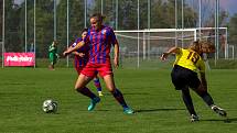 5. kolo 1. ligy žen: FC Viktoria Plzeň (na snímku fotbalistky v červenomodrých dresech) - AC Sparta Praha 1:3 (0:1).