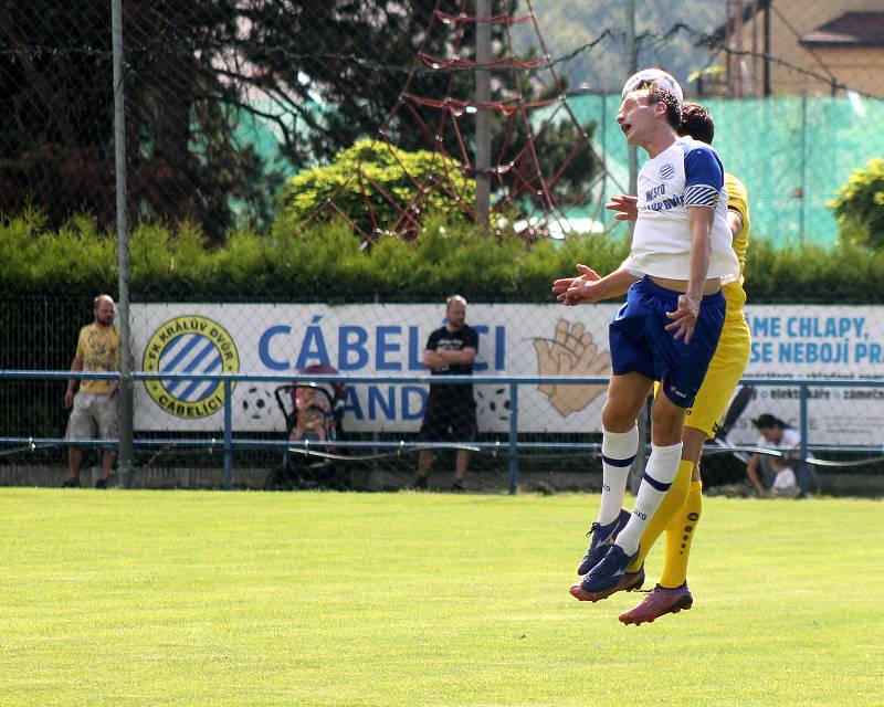 2. kolo FORTUNA ČFL, skupina A: FK Králův Dvůr - FK ROBSTAV Přeštice (hráči ve žlutých dresech) 4:1 (1:0).