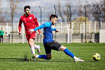 19. kolo FORTUNA divize A: SK Petřín Plzeň (na snímku fotbalisté v červených dresech) - FK Komárov 0:0.