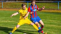 13. kolo FORTUNA ČFL, skupina A: FK ROBSTAV Přeštice (na snímku fotbalisté ve žlutých dresech) - FC Viktoria Plzeň B 1:2 (1:1).