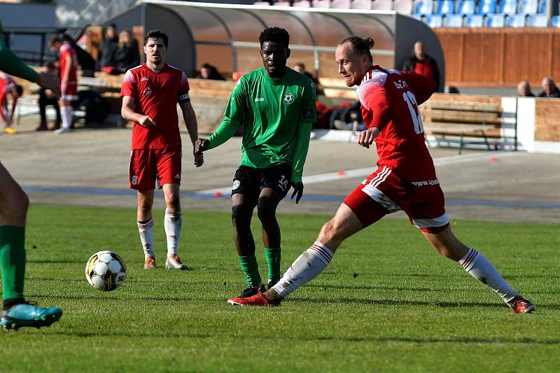 15. kolo FORTUNA divize A: SK Petřín Plzeň (na snímku fotbalisté v červených dresech) - FK VIAGEM Příbram B 3:1.