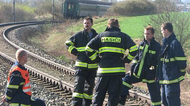Sedmapadesátiletou ženu usmrtila v neděli ráno vlaková souprava projíždějící po železniční trati mezi jihoplzeňskými Srby a Nepomukem