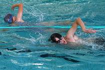 Nejdelší plavecká štafeta na světě. V bazénu SK Radbuza Plzeň vytrvalci úspěšně zvládli uplavat více než 1000 km. Plavci z plavecké školy Jiřího Řezáče překonali světový rekord amerických sportovců, který je zapsán v Guinnessově knize světových rekordů.