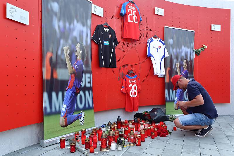 Pietní místo u stadionu FC Viktoria Plzeň