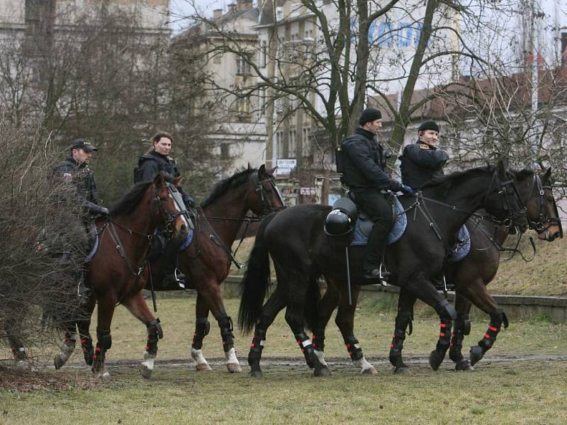 Na pořádek v ulicích Plzně dohlížela také jízdní policie