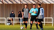 15. kolo I. A třídy: SK Smíchov Plzeň - FC Rokycany B (na snímku fotbalisté v zelených dresech) 4:2 (2:0).