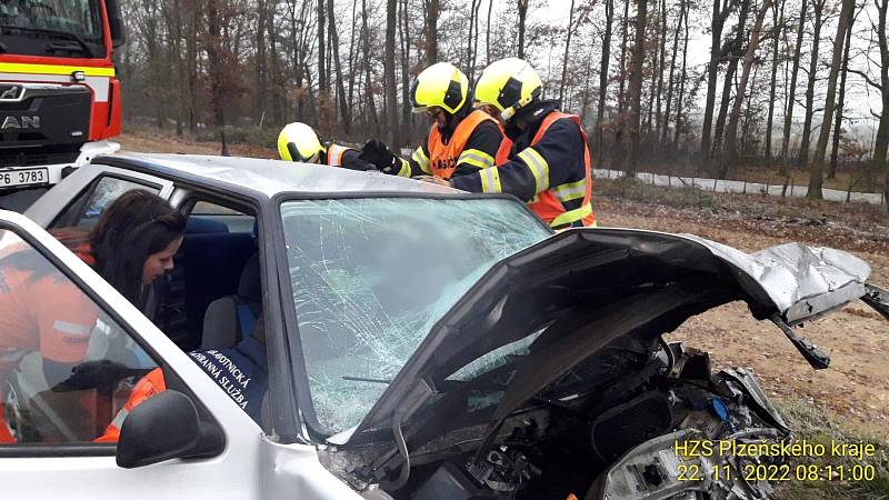 Střet dvou automobilů na silnici I/27 u skládky Vysoká u Dobřan.