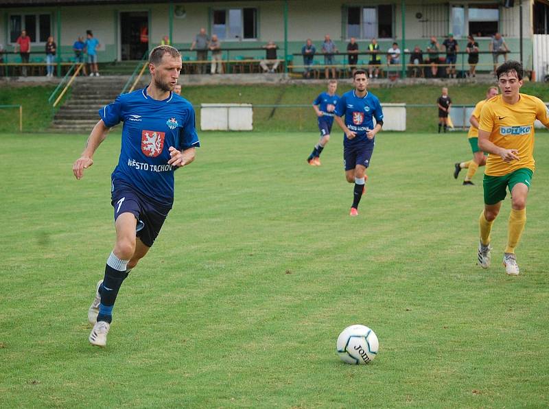 4. kolo krajského přeboru 2022/2023: TJ START Tlumačov - FK Tachov (na snímku fotbalisté v modrých dresech) 0:8.