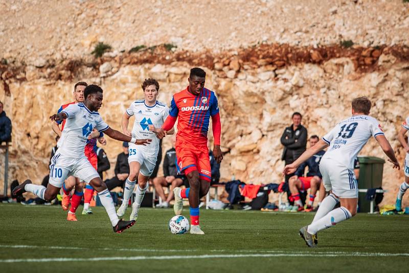 Fotbalisté Viktorie Plzeň porazili v generálce na ligové boje na soustředění ve Španělsku norské Molde FK 2:0.