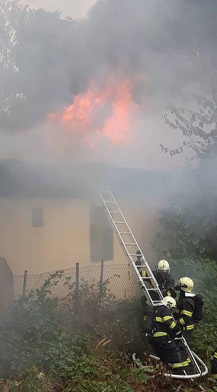 Požár budovy SK Neslyšících Plzeň ve Vyšehradské ulici