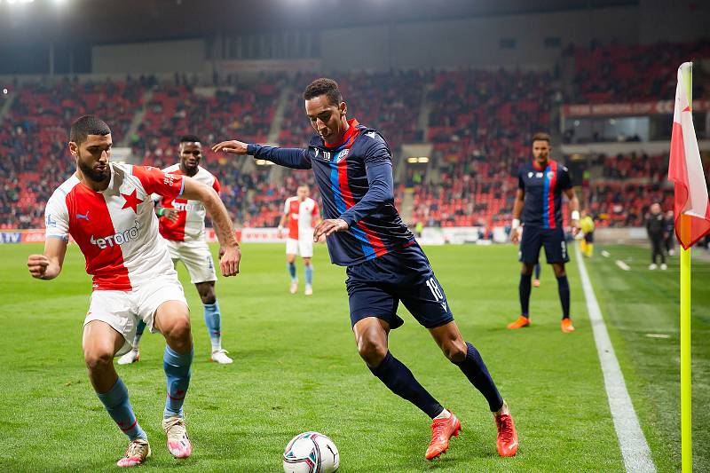 13. kolo FORTUNA:LIGY: SK Slavia Praha - Viktoria Plzeň 2:0.