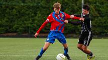 9. kolo ČLD U19: FC Viktoria Plzeň U19 B (na snímku fotbalisté v červenomodrých dresech) - SK Dynamo České Budějovice U19 B 3:0 (1:0).