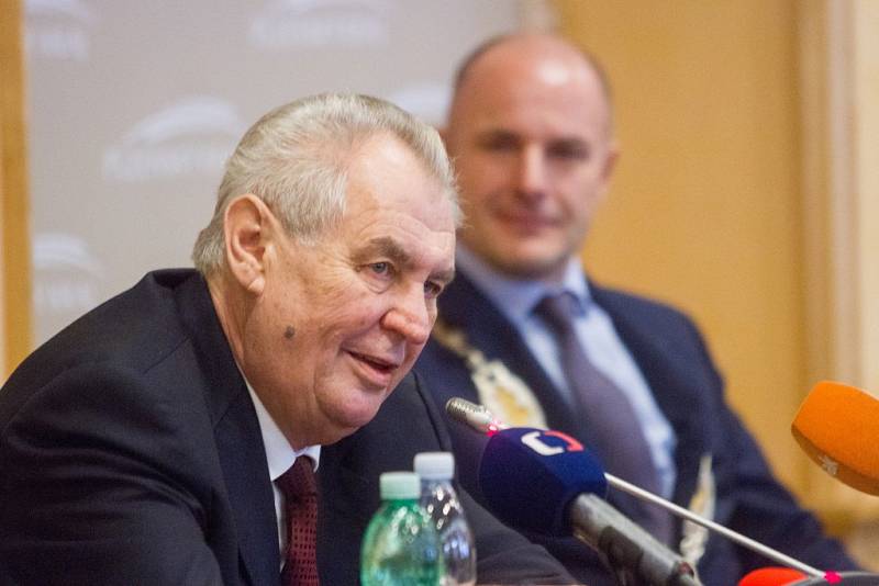 Návštěvu Plzeňského kraje zahájil Miloš Zeman návštěvou Krajského úřau