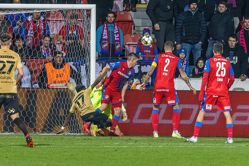 Fotbalisté Viktorie Plzeň porazili v domácí ligové derniéře Zbrojovku Brno 4:0.