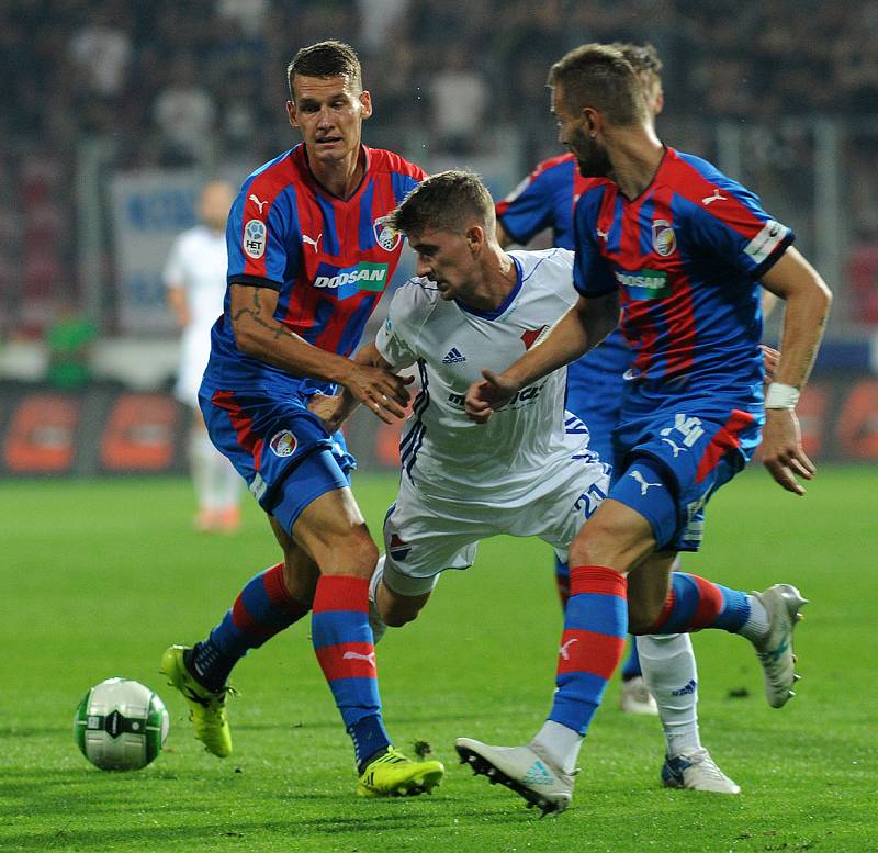Fotbalisté Plzně porazili v zápase 5. kola první ligy doma Baník Ostrava 3:0.