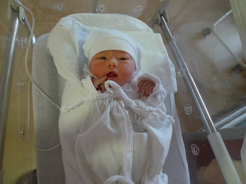 Maruška (3,55 kg, 51 cm) se narodila  30.srpna  ve 12:54 v plzeňské fakultní nemocnici. Z jejího narození se radují rodiče Eva a Josef Vlčkovi z Plzně