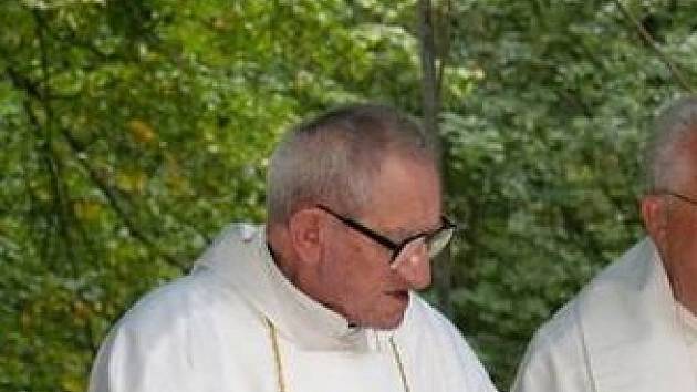 Mons. Václav Škach zemřel 7. května 2017