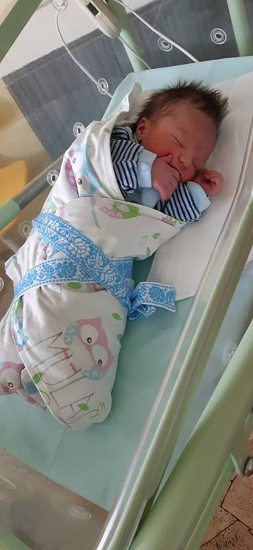 Matyáš Ján Leba z Tachova se narodil 4. prosince 2021 v Mulačově nemocnice v Plzni s mírami 3090 g a 49 cm. Tatínek Jan byl mamince Nikole u porodu, který byl trochu předčasný, velkou oporou a zvládl to skvěle.