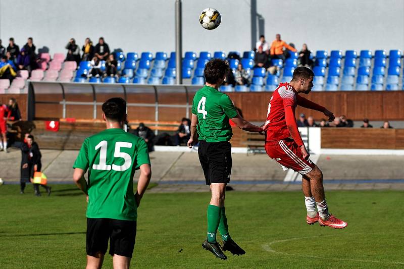 15. kolo FORTUNA divize A: SK Petřín Plzeň (na snímku fotbalisté v červených dresech) - FK VIAGEM Příbram B 3:1.